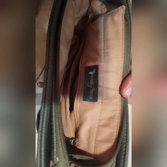 Like new, Green, house of tween, messenger style purse - Picture 3 of 5